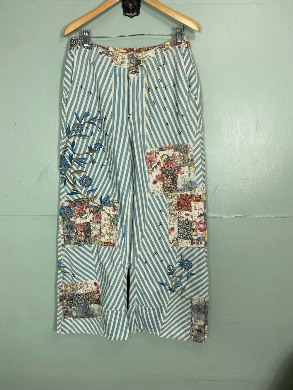 Free People Runyon Parched Craft Pants Striped Blue Ivory Floral Sz 10 Patchwork - Picture 2 of 7